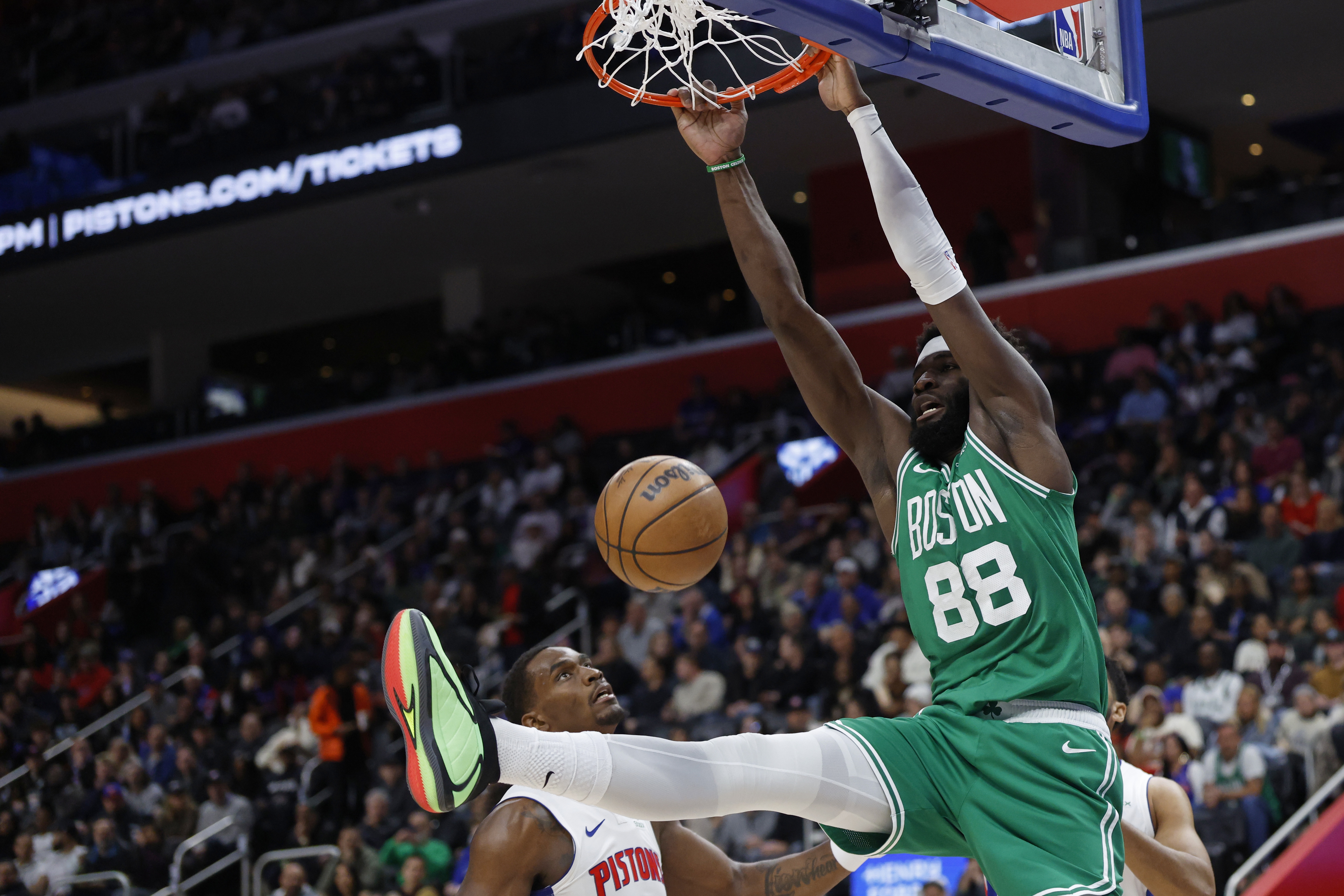 世界杯手机观看入口-5帽!杰伦·布朗:护筐方面我们很依赖科塔 希望他继续保持这表现